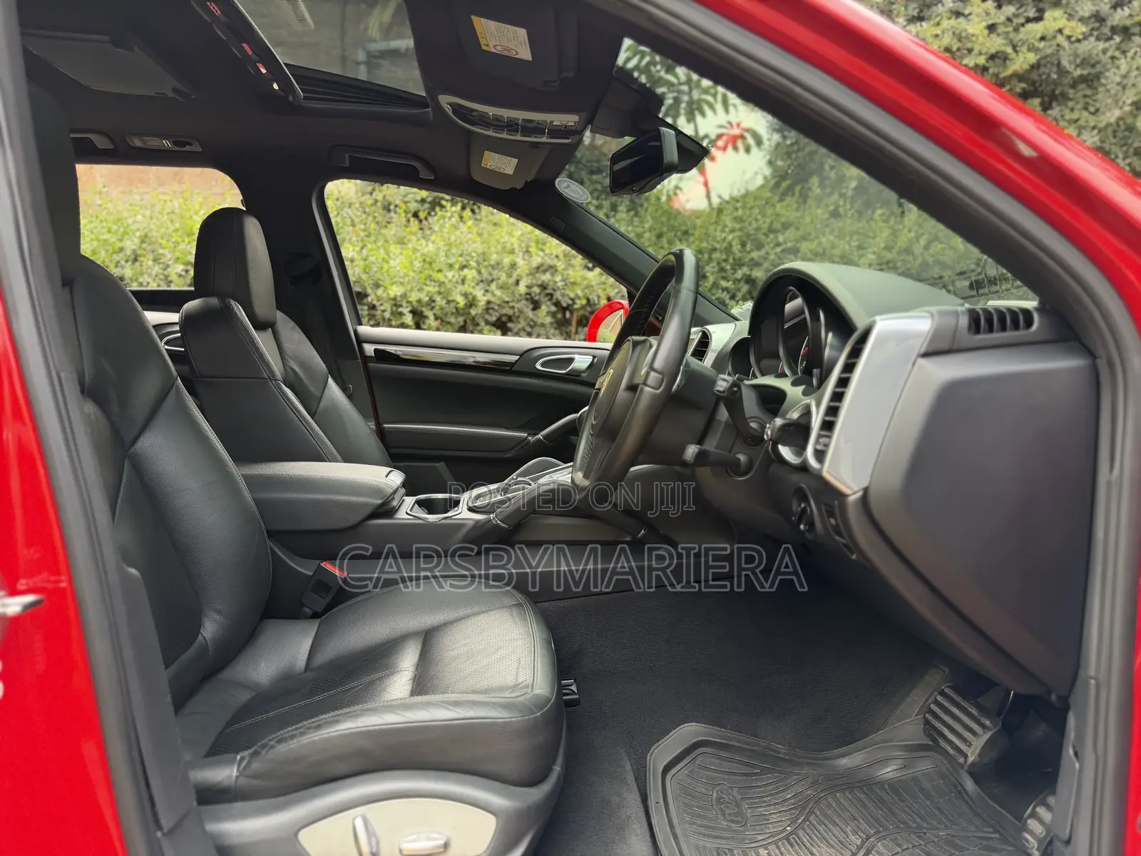 Porsche Cayenne 2011 Red