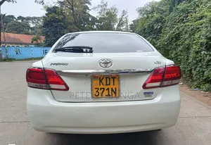 Toyota Premio 2019 Off white