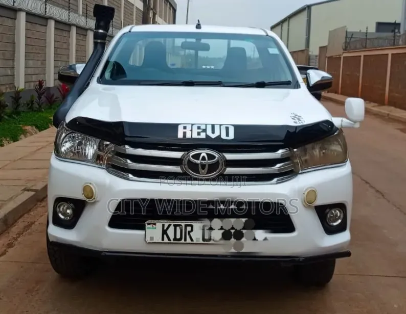 Toyota Hilux 2017 White