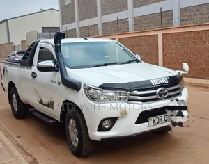 Toyota Hilux 2017 White