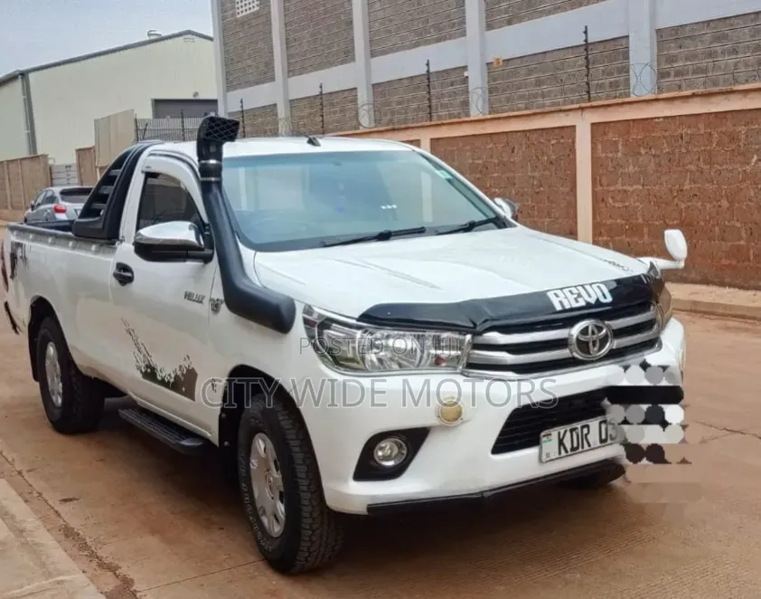 Toyota Hilux 2017 White