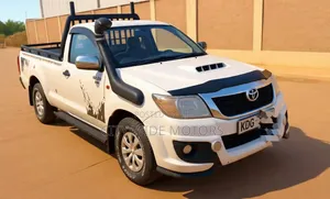 Toyota Hilux 2014 White