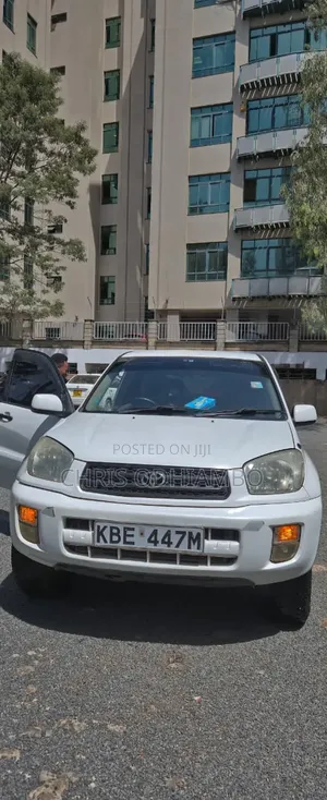 Toyota RAV4 2011 White
