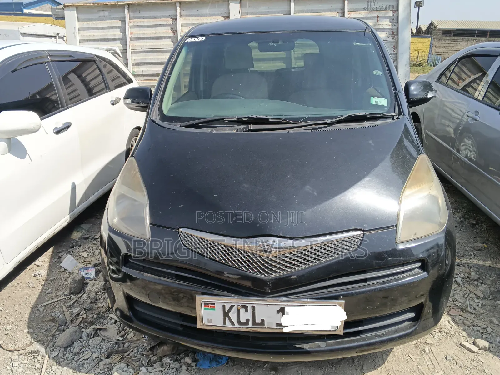 Toyota Ractis 2011 Black