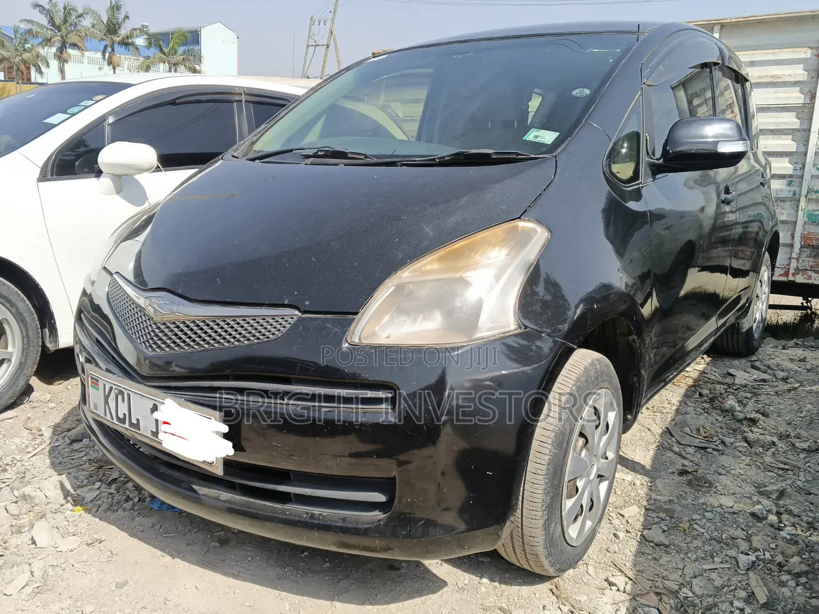 Toyota Ractis 2011 Black