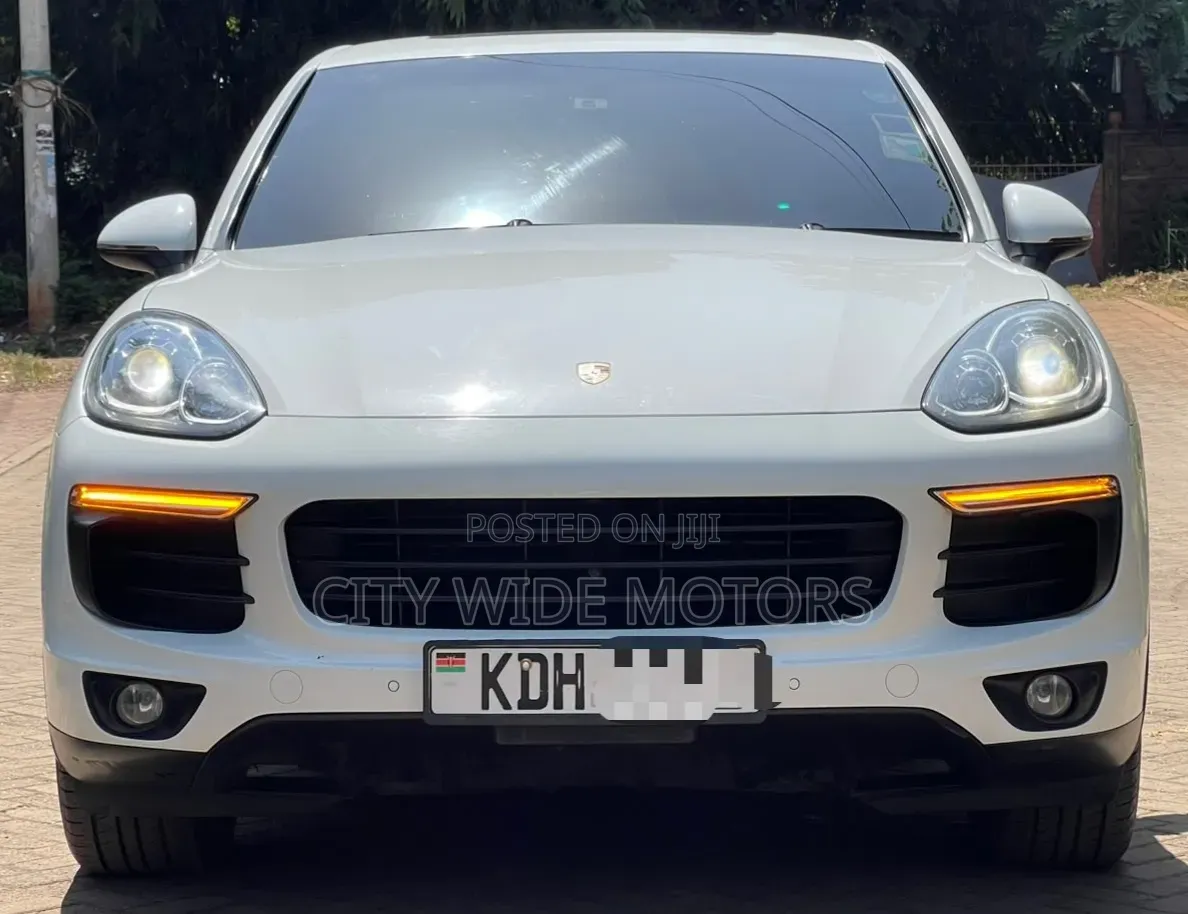 Porsche Cayenne 2015 White