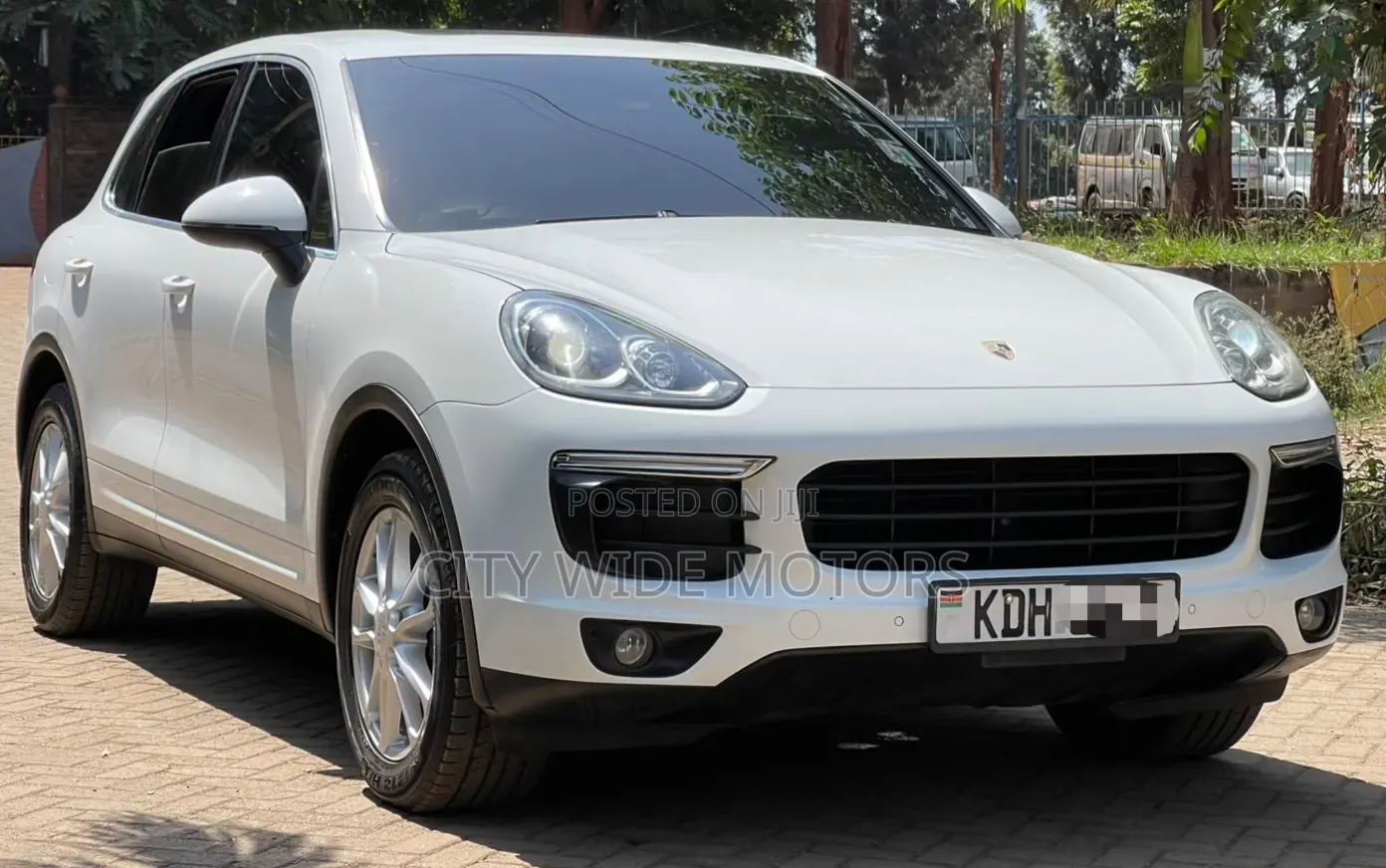 Porsche Cayenne 2015 White