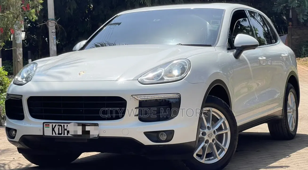 Porsche Cayenne 2015 White