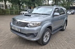Toyota Fortuner 2014 Gray