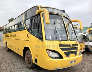 Isuzu Executive Bus 2004 Yellow