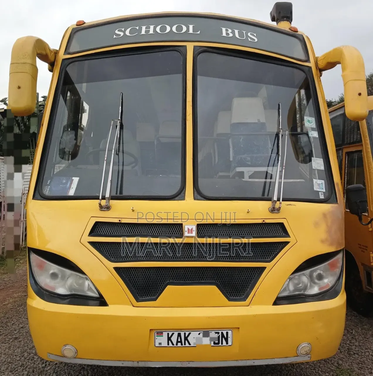 Isuzu Executive Bus 2004 Yellow