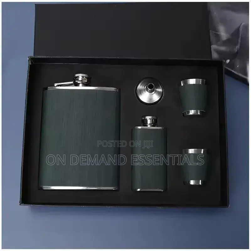 Green Leather-Covered Whiskey Flasks Gift Set