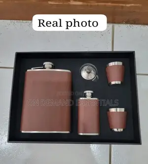 Brown Leather-Covered Whiskey Flasks Gift Set
