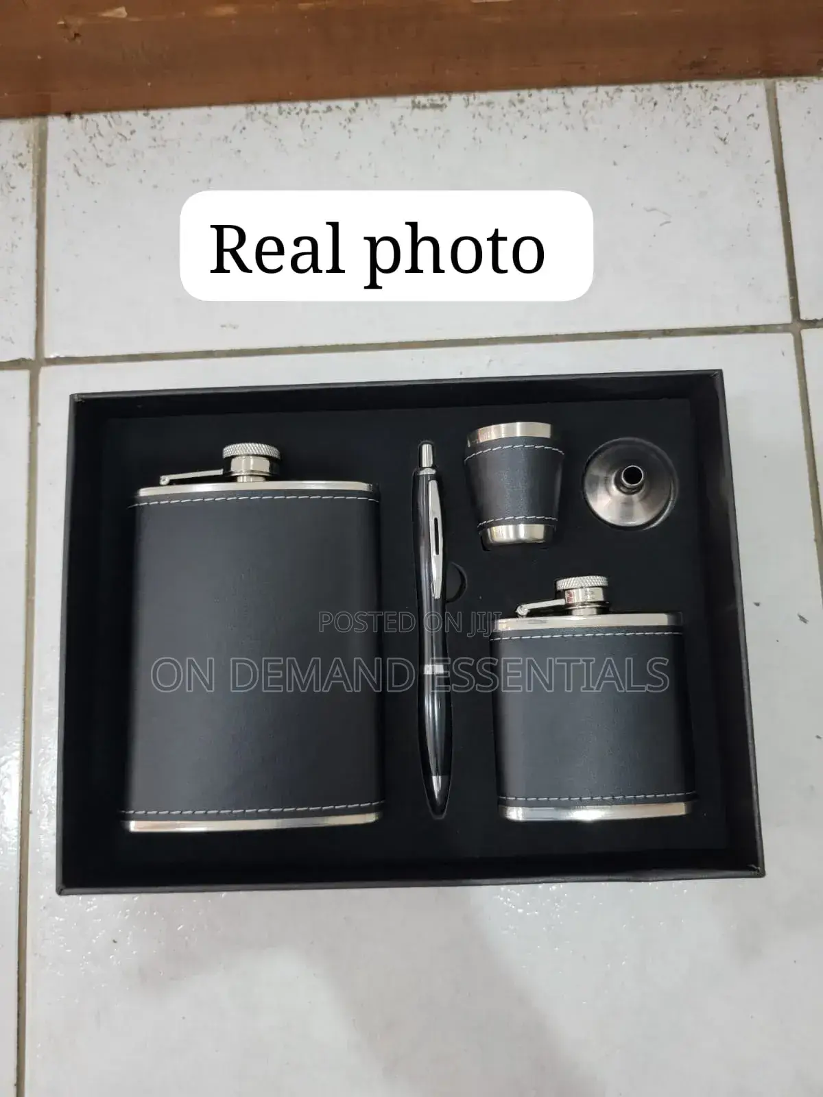 Black Leather-Covered Whiskey Flasks Gift Set