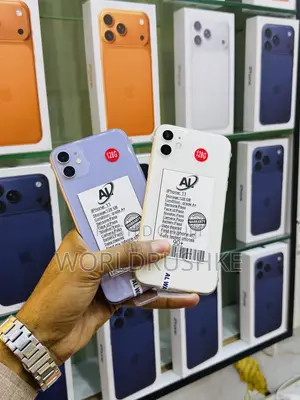 New Apple iPhone 11 128 GB White