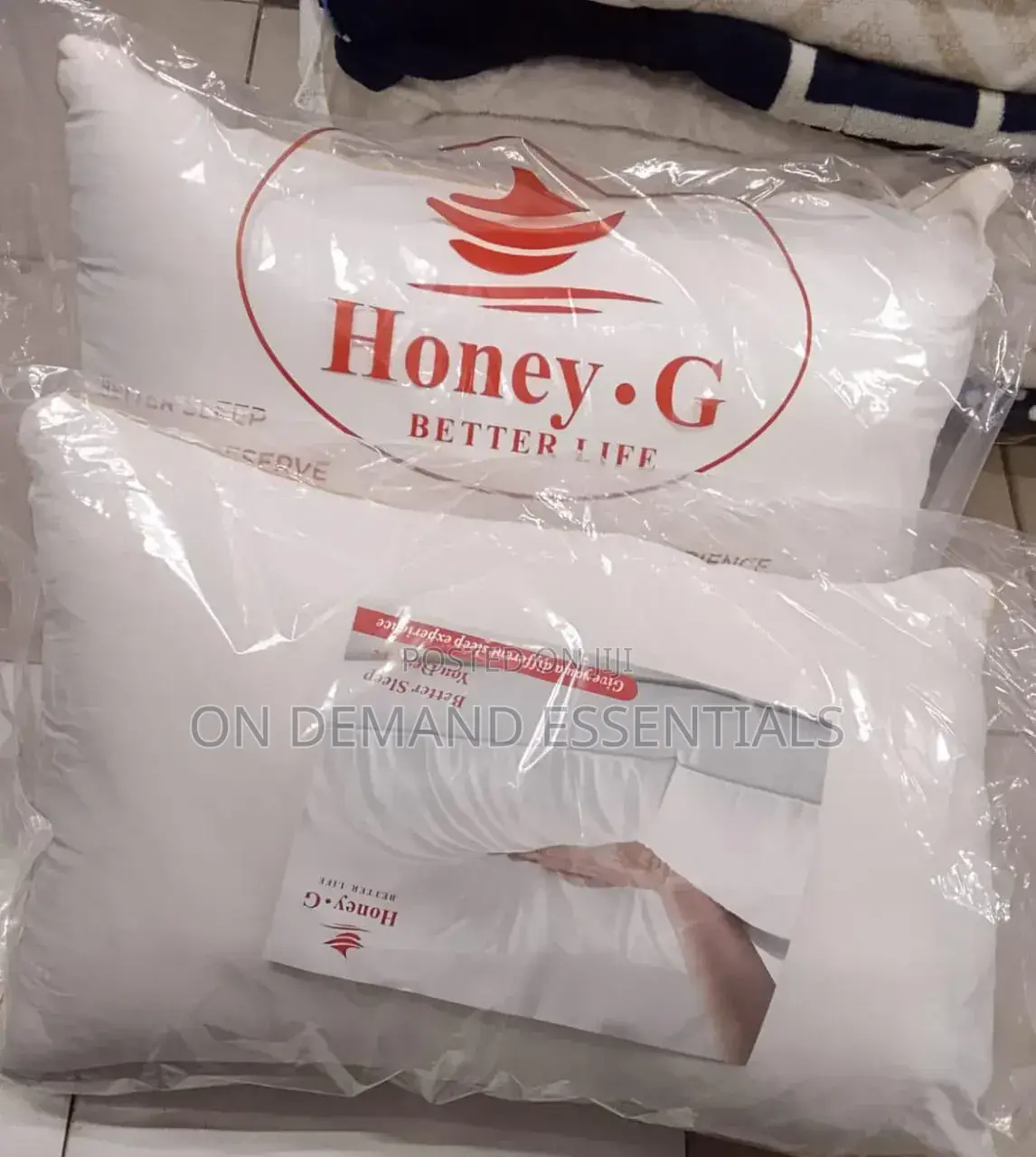 High Quality Plain White Pillows. (Honey G)