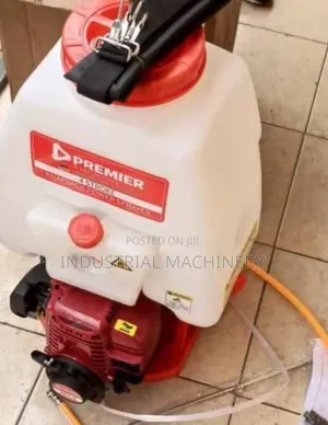 A 2-Strokes Knapsack Sprayer Pump Motorized