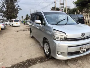 Toyota Noah 2011 White