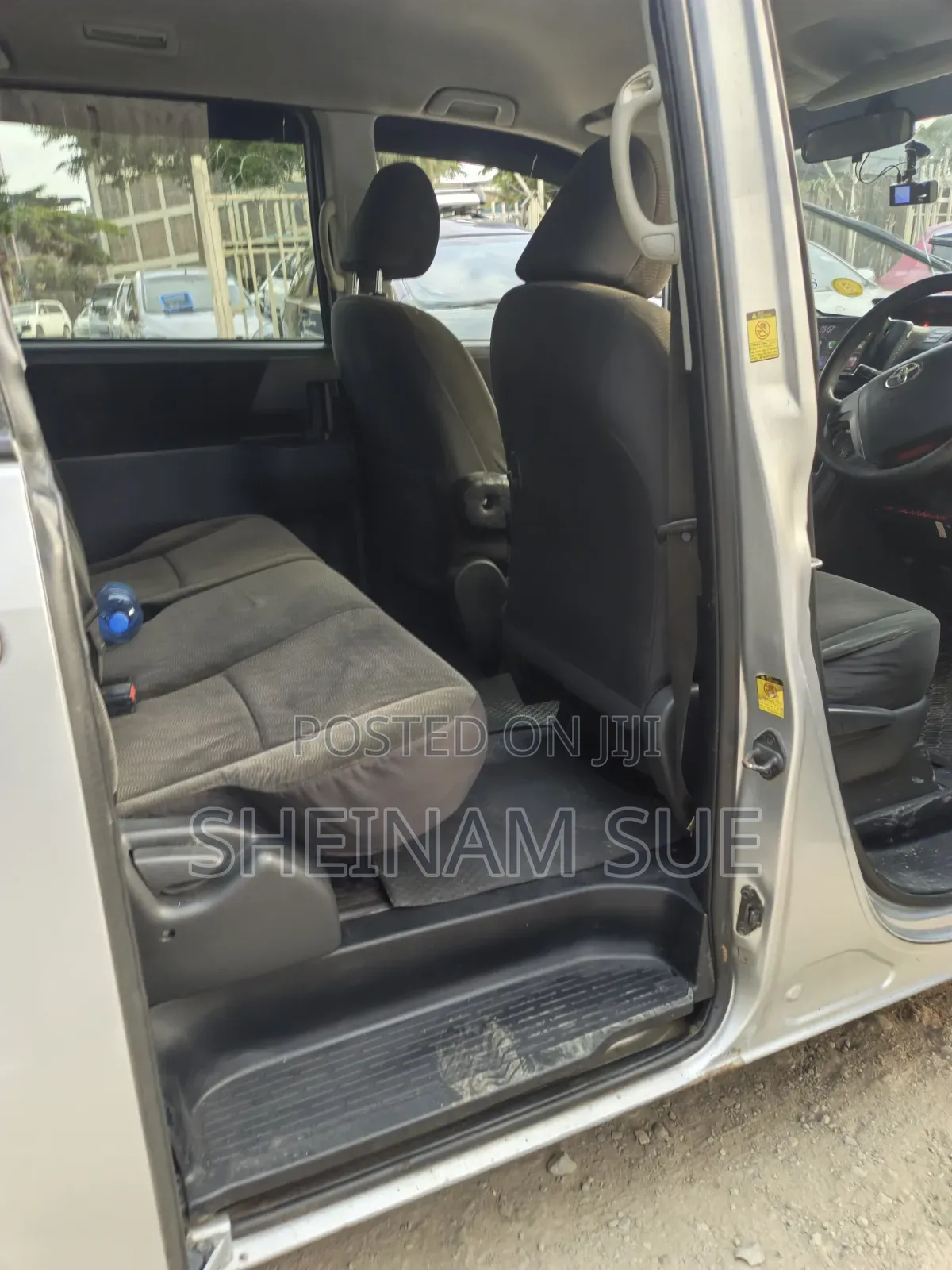 Toyota Noah 2011 White