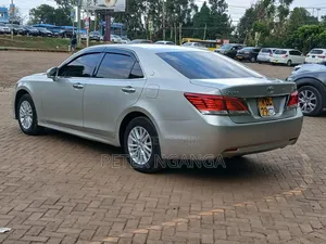 Toyota Crown 2016 Silver
