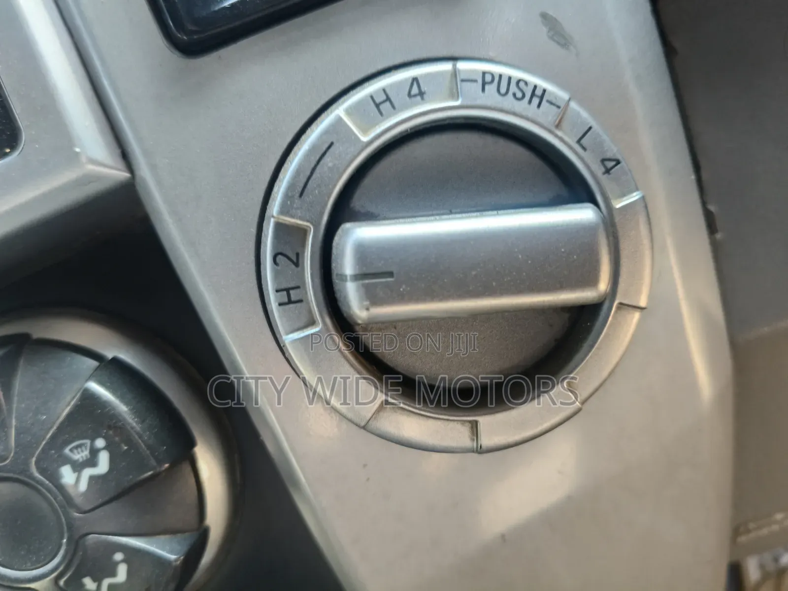 Toyota Hilux Surf 2004 Black