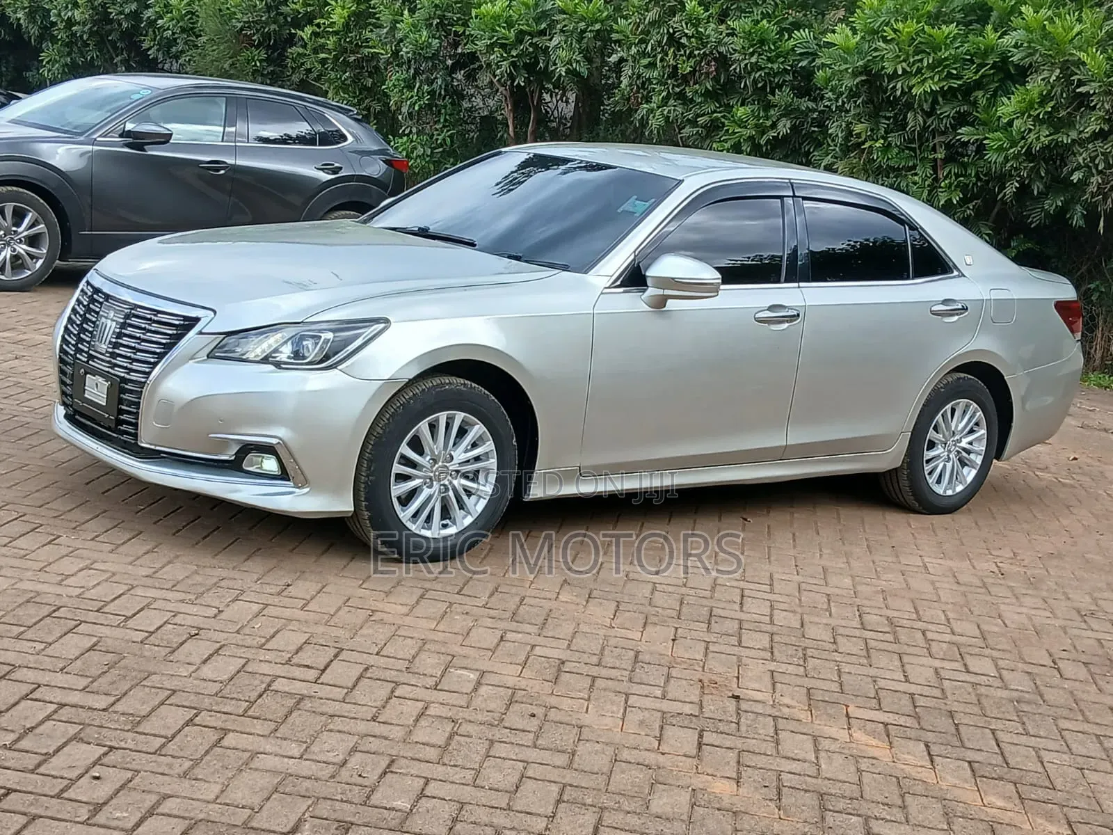 Toyota Crown 2016 Silver
