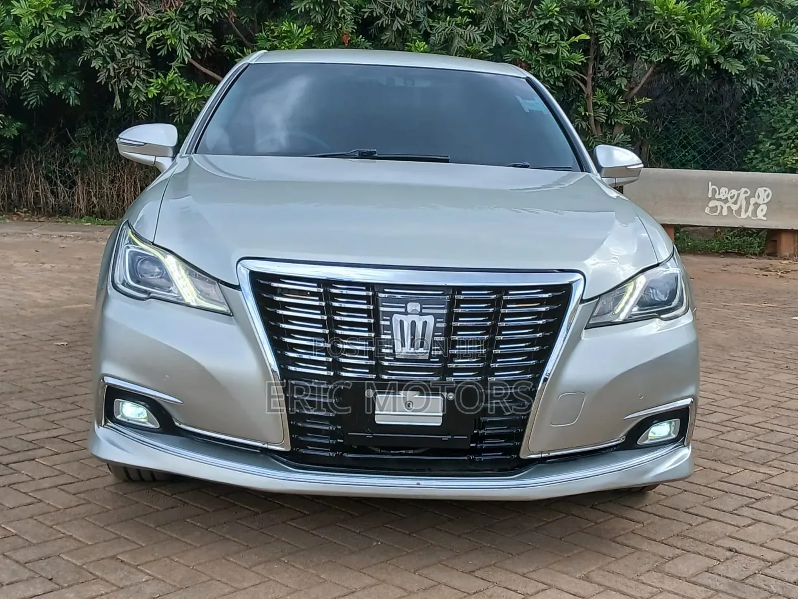 Toyota Crown 2016 Silver