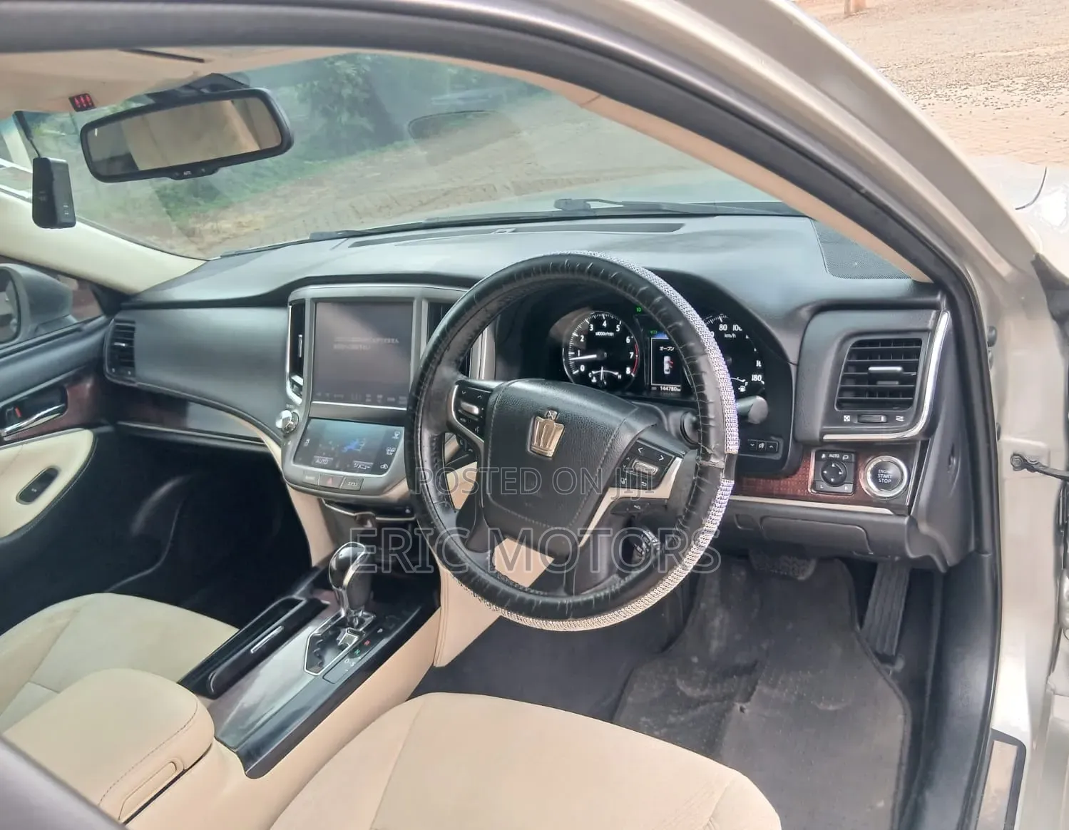 Toyota Crown 2016 Silver