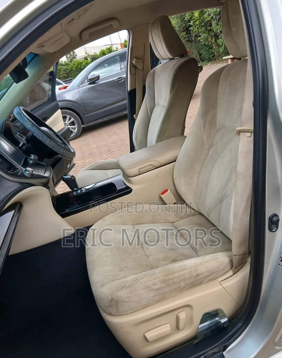 Toyota Crown 2016 Silver