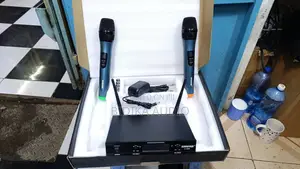 Shure U-3400 Professional Dual Wireless Microphone System