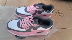 AirMax Shoes Size 39