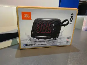 JBL GO5 Grab and Go