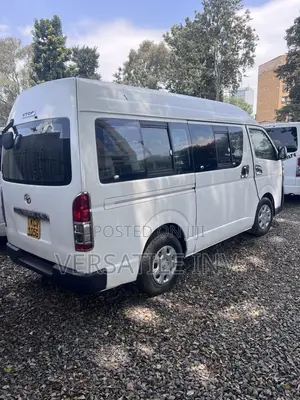 Toyota HiAce 2013 White