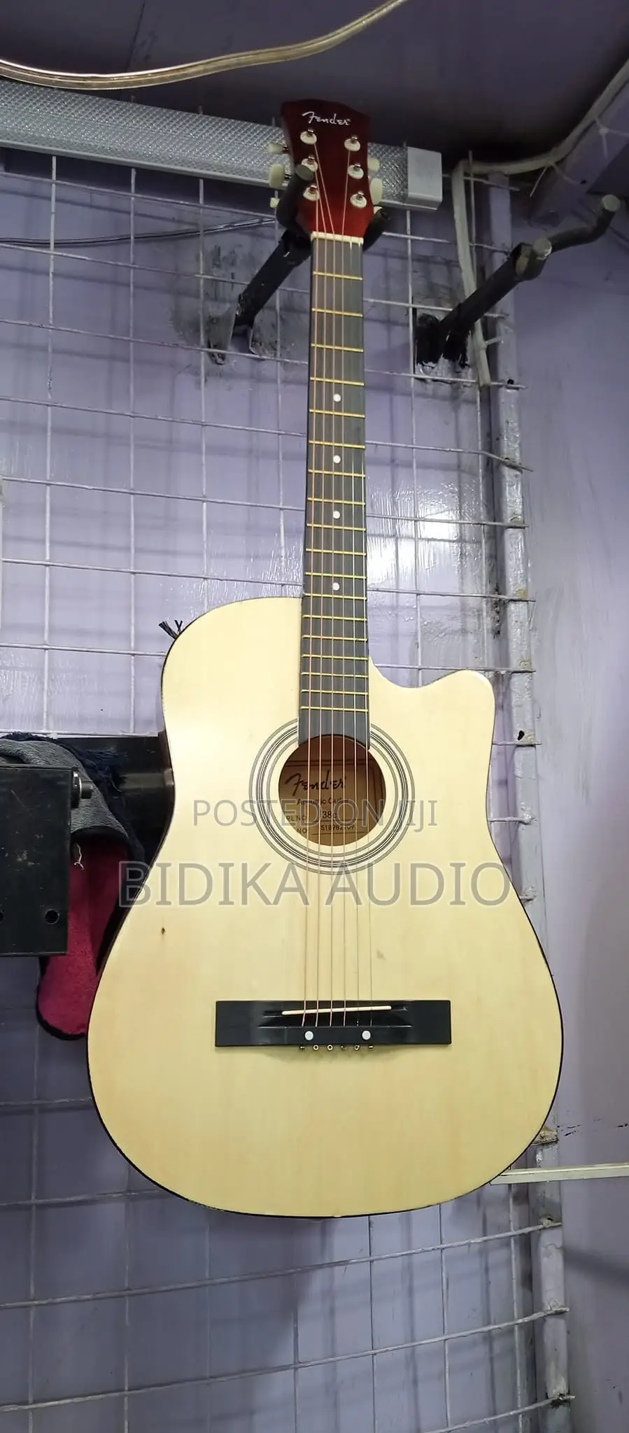 Fender-Branded 38-Inch Cutaway Acoustic Guitar (Natural Finish)