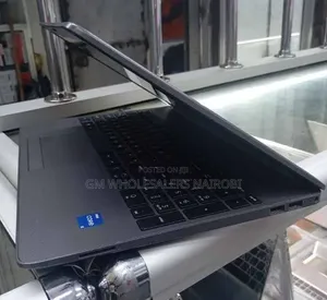 New Laptop HP 250 G8 16GB Intel Core i5 SSD 256GB