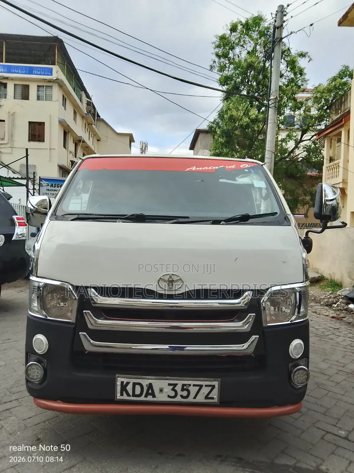 Toyota HiAce 2013 White