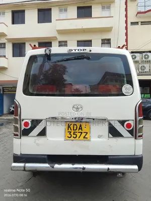 Toyota HiAce 2013 White