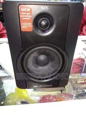 M-Audio BX5 D2 5-Inch Active 2-Way Studio Monitor