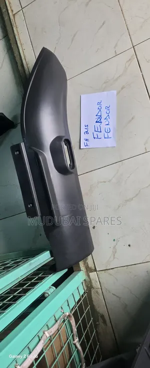 Mitsubishi Fh 215 Door Fender