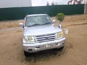 Mitsubishi Pajero 2000i IO 2005 Gray