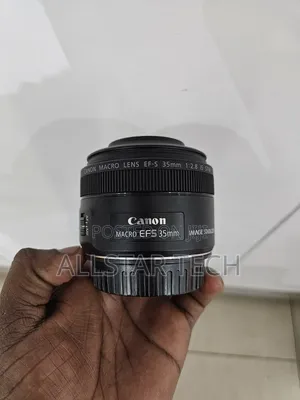 Canon EF-S 35mm F/2.8 Macro IS STM Lens