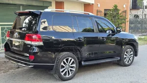 Toyota Land Cruiser 2014 Black