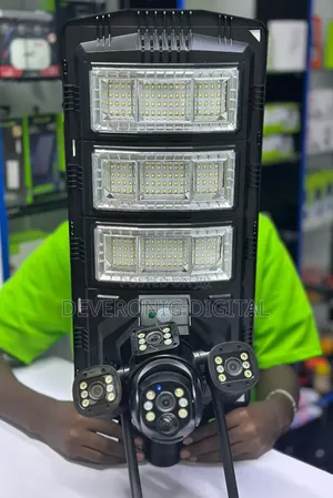 VC23 Triple 4G Lens Solar Camera With Streetlight