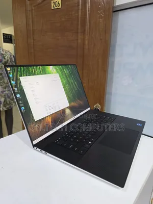 Laptop Dell XPS 17 9720 32GB Intel Core i7 SSD 1T