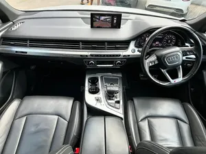 Audi Q7 2019 Gray