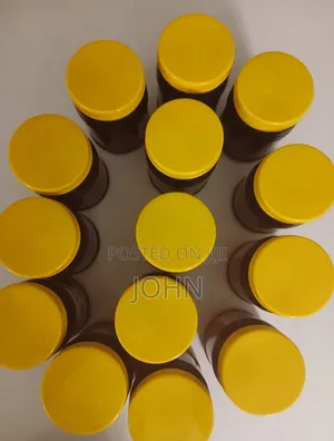 Premium Natural Honey, Organic and Farm Fresh.