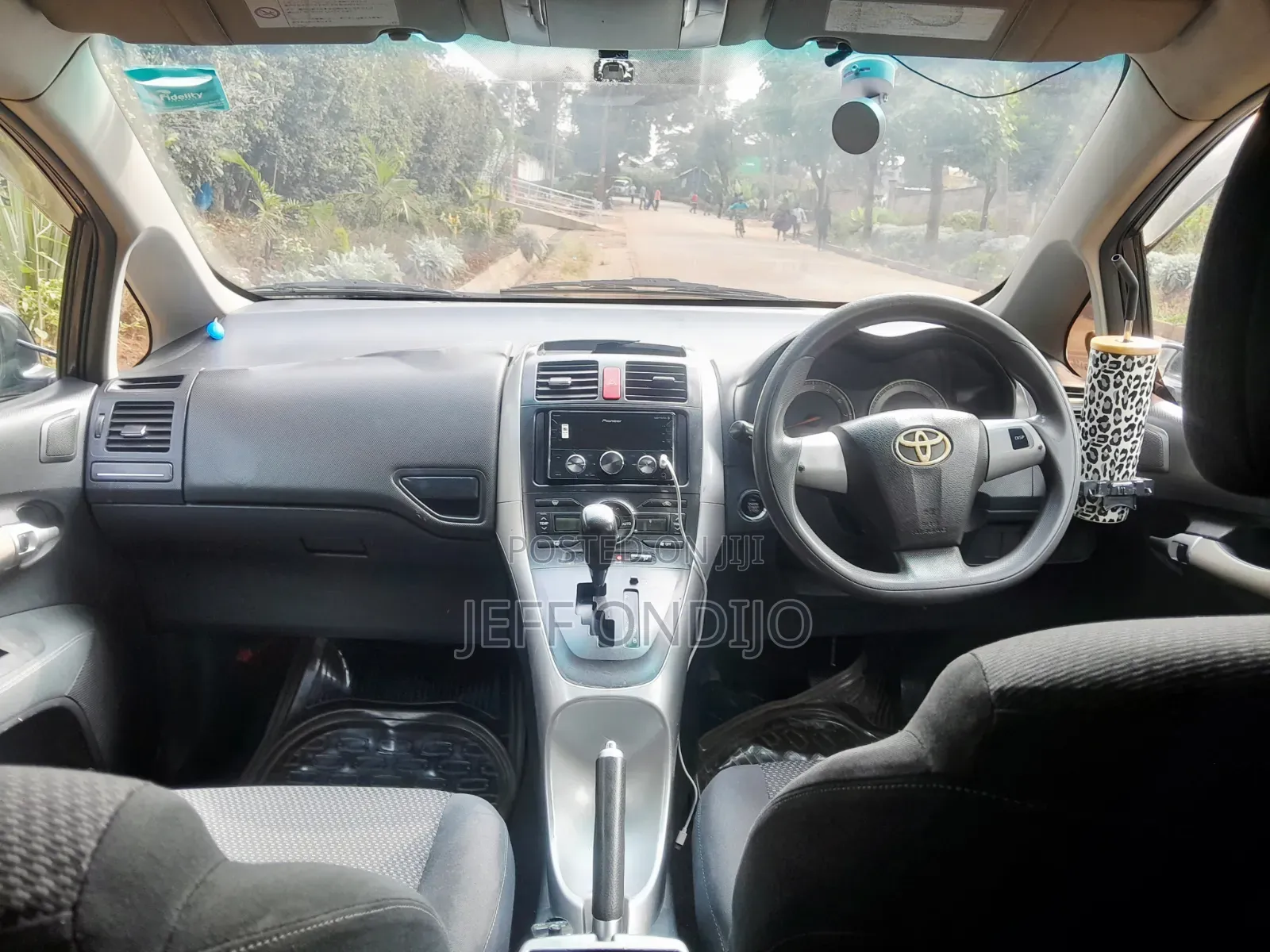Toyota Auris 2010 Black