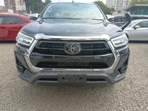 Toyota Hilux 2021 Black
