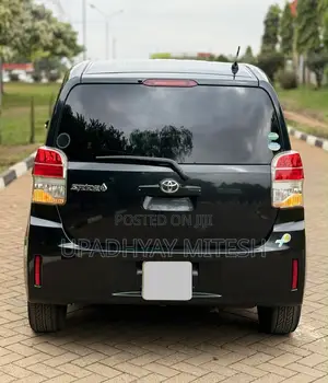 Toyota Spade 2016 Black