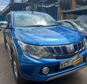 Mitsubishi L200 2018 Blue